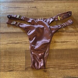 VS Strappy Thong-nude